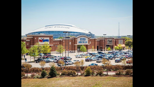 Lincoln Square photo 6