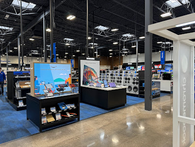 Shops At Lyndale photo 2