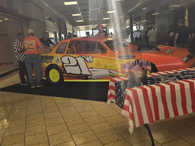 Capital Mall photo 2