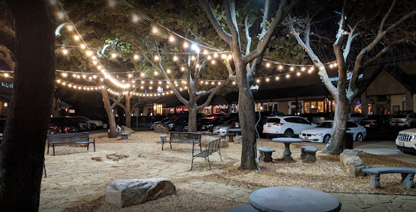 II Creeks Plaza photo 1