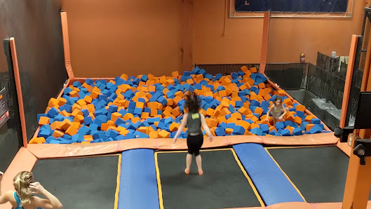 Riverbend Shopping Center photo 3