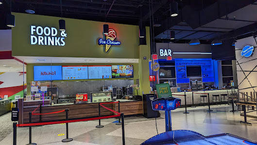 Towne East Square photo 4