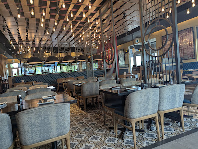 Plaza at Polo Park photo 4