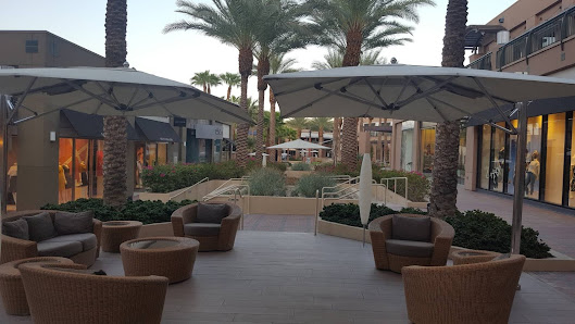 El Paseo Shopping District photo 4