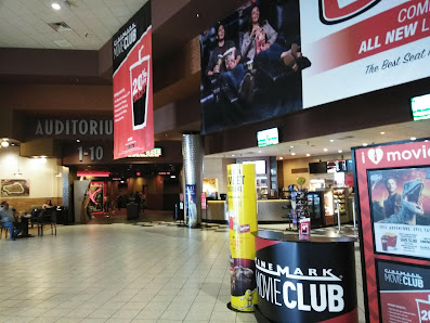 Las Palmas Marketplace photo 4