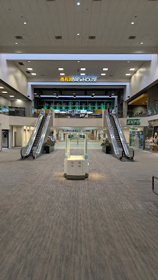 Merle Hay Mall photo 2