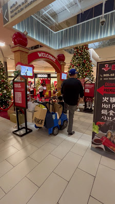 Ontario Mills photo 3