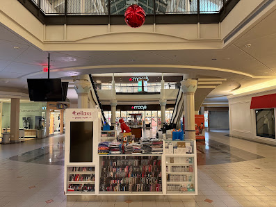 Solomon Pond Mall photo 4