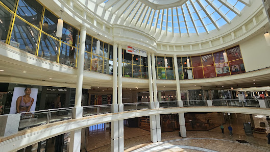 Phipps Plaza photo 2