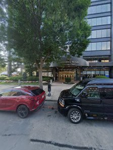 Hampshire Plaza photo 5