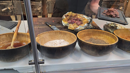 Twelve Mile Crossing at Fountain Walk photo 5