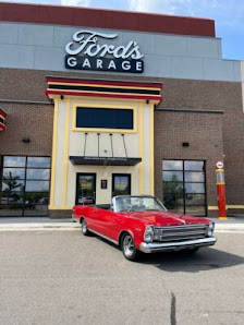 Twelve Mile Crossing at Fountain Walk photo 7