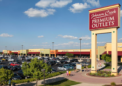 Johnson Creek Premium Outlets photo 5