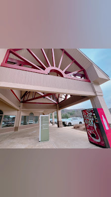 Shoppes on the Parkway photo 3