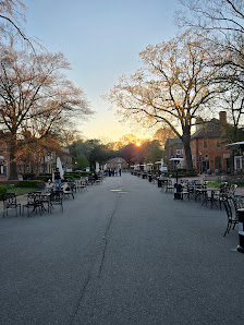 Colonial Williamsburg's Merchants Square photo 2