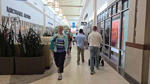 Tanger Outlets Foxwoods photo 3