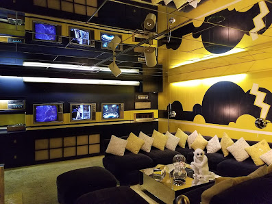 Del Mar Shopping Plaza photo 4