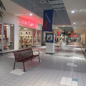 Laughlin Outlet Center photo 2