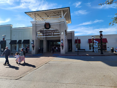 Broadway Square photo 1