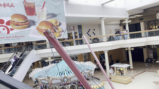 Woodbridge Center photo 3