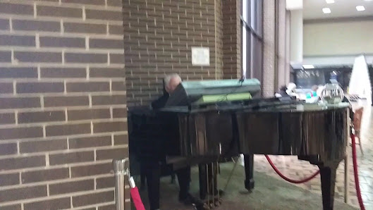 Oak Mill Mall photo 3