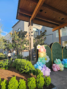 Bridgeport Village photo 2