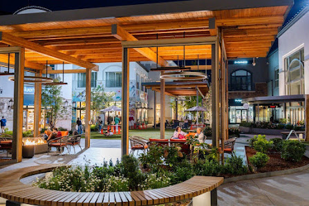 Bridgeport Village photo 6