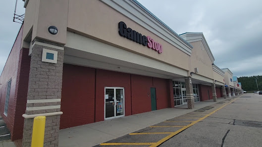 RK Plaza Middletown, RI photo 1