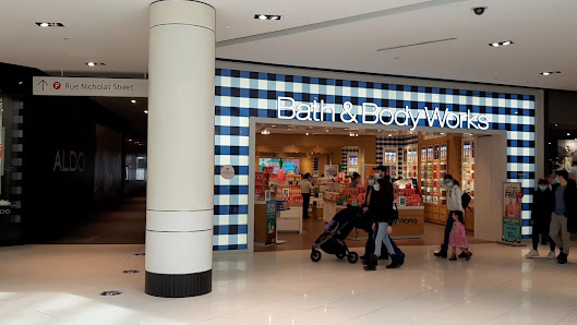 CF Rideau Centre photo 3