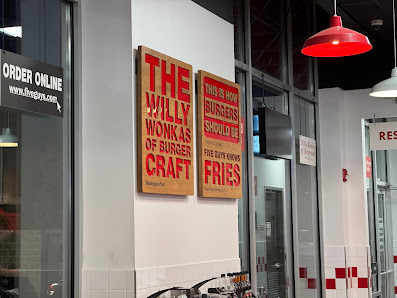 Lincoln Plaza photo 2