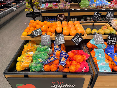 Lincoln Crossing photo 2