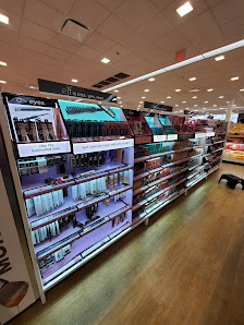 Lincoln Crossing photo 3