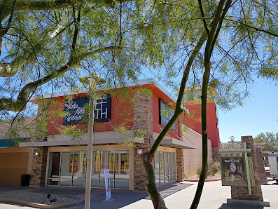 Phoenix Premium Outlets photo 2