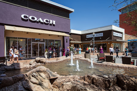 Phoenix Premium Outlets photo 5