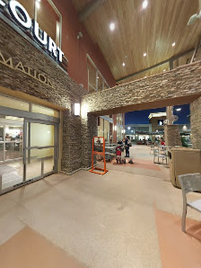 Phoenix Premium Outlets photo 6