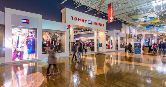 Vaughan Mills photo 5