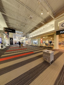 Vaughan Mills photo 6