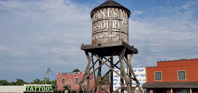 Uranus Missouri Towne Center photo 3