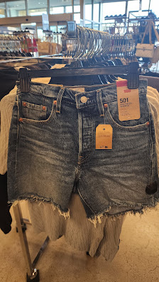 Clackamas Promenade photo 2