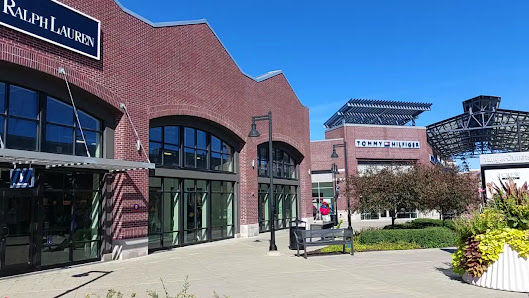 Tanger Outlets Grand Rapids photo 3