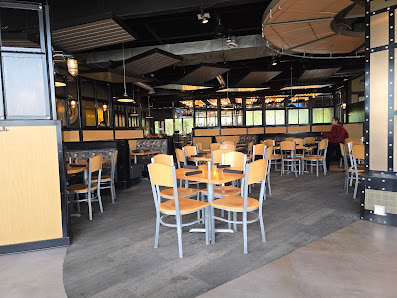 College Hills Plaza photo 4