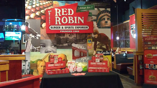 South Elgin Crossing photo 2