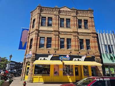 Confederation Court Mall photo 1