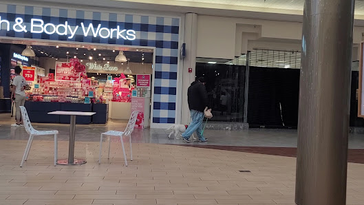 Prince Kuhio Plaza photo 3