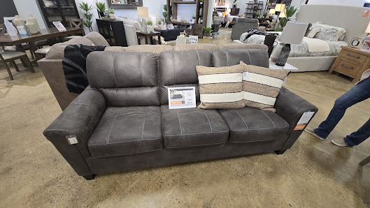 Gaetz Ave Crossing photo 2