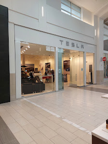 Avenue Shoppes at Florida Mall photo 4