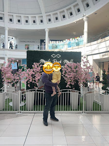 Menlo Park Mall photo 2