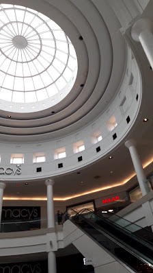 Menlo Park Mall photo 3