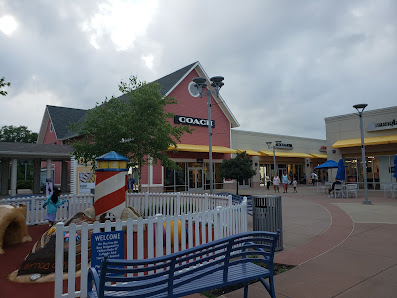 Jersey Shore Premium Outlets photo 4
