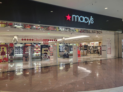 The Shoppes at Buckland Hills photo 1